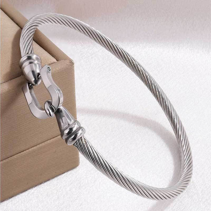 Stainless Steel Horseshoe Buckle Heart-shaped Bracelet